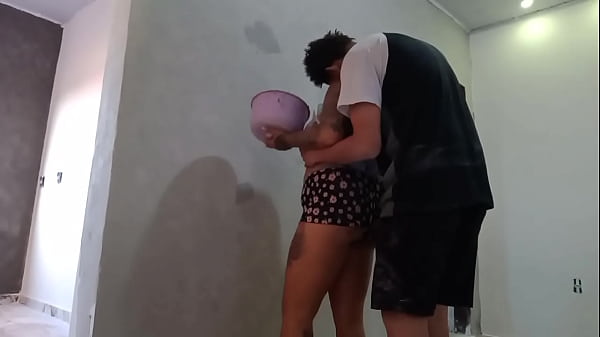 Image Pintor passa o rolo na puta casada