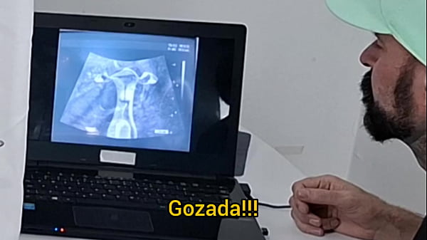 Image Corno leva esposa no ginecologista para fazer ultrassom.