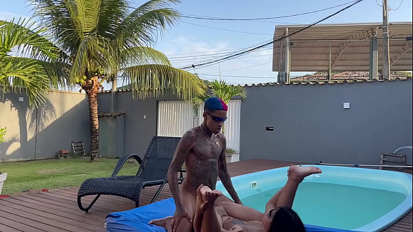 Image Gostosa deu no pelo pra dois na mans&atilde_o do Rio de Janeiro