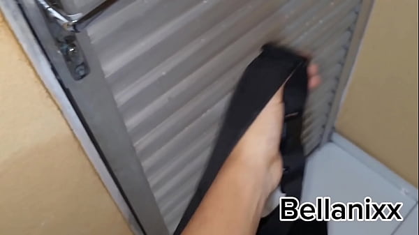 Image Meu step bro chega em casa cansado do trabalho, eu ajudo a cuidar dele para que ele possa relaxar