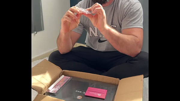Image Pequena Sexdoll sendo arrombada por uma rola grossa