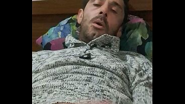 Image Papa llega a casa despu&eacute_s de un largo d&iacute_a y se hace una buena paja