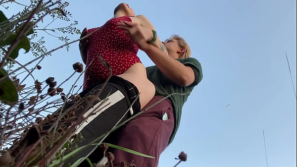 Image Fucking a hottie in a public park