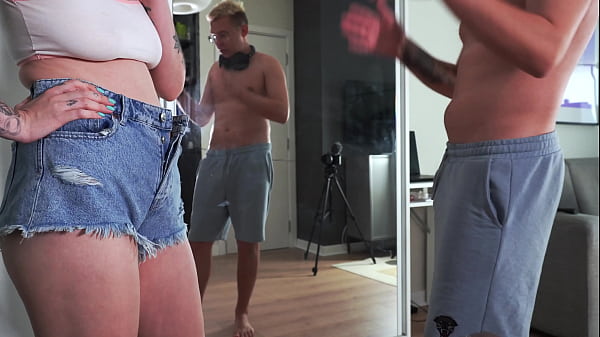 Image Gf in jean shorts made my dick hard