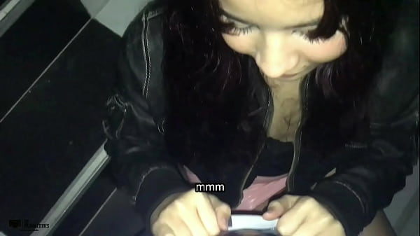 Image Hermanastra sexy cachonda pidiendo sexo oral y montando hasta el orgasmo