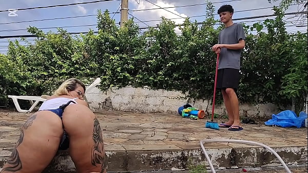 Image Novinho Virgem inocente ,deixei ele enfiar a m&atilde_o no meu cu em troca do estilingue dele (veja no fechado ou no RD)
