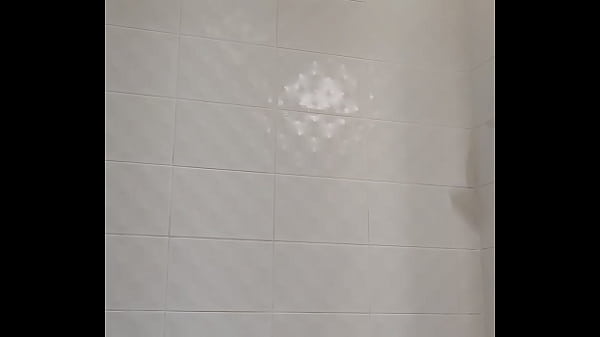 Image Masturbation with a shower stream