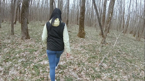 Image Stranger in the woods gets to suck dick