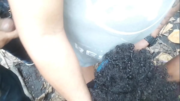 Image Levei minha esposa para fuder com desconhecidos no mato (onde tudo come&ccedil_ou)