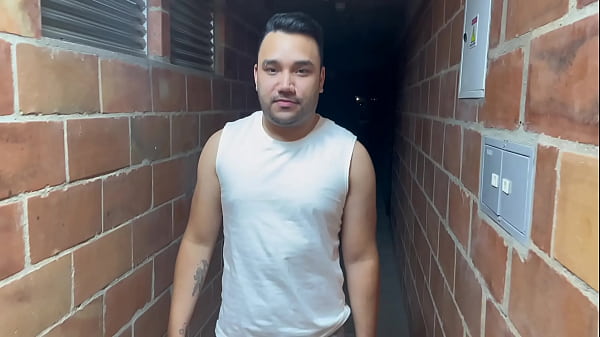 Image Vecino heterosexual casado aprovecha que su esposa no est&aacute_ para venir a comerme el culo a escondidas &iexcl_Que rico!