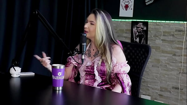 Image A primeira vez que deu o cu foi de frente e gosta de sua gozada, &eacute_ viciada em menage, e bateu siririca no Uber - Raphaela Savanah (SHEER/RED) Halloween