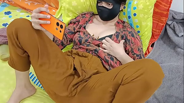 Image Pakistani Stepmom Masturbating While Watching Porn On Her Mobile