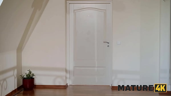 Image MATURE4K. Defective Dicking