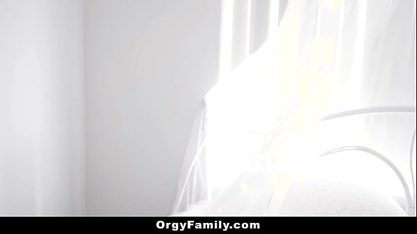 Image Stepmom Making Her Stepdaughter Have Threesome with Daddy - Orgyfamily