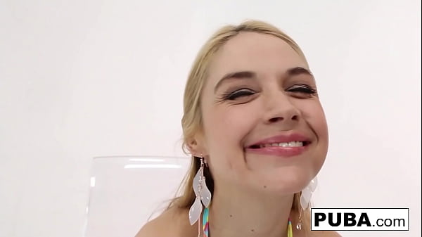 Image Hot Sarah gets fucked hard on the couch