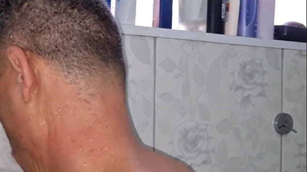 Image NOITE DE MUITA CHUVA, CHEGUEI TODO MOLHADO E O PORTEIRO SUBIU NO MEU AP PARA ME AJUDAR, TIREI A ROUPA NA FRENTE DELE E TUDO COME&Ccedil_OU ALI- FULL SHEER.COM