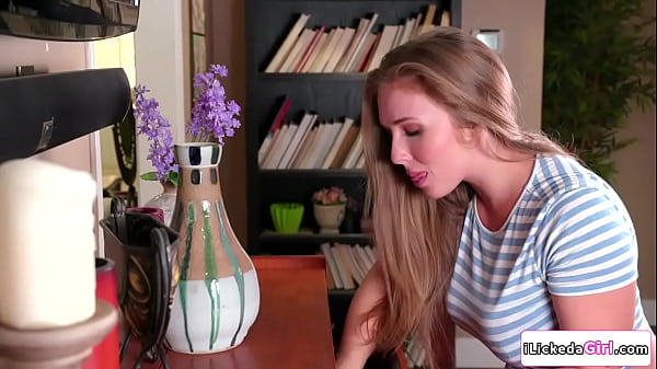Image Milf letting stepdaughter lick her pussy