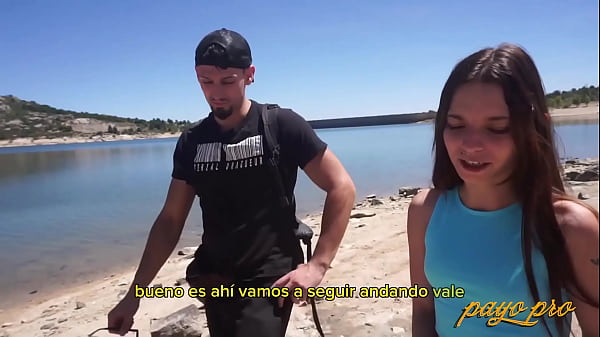 Image chica perdida agradece la ayuda a desconocido - massy sweet, Payo Pro