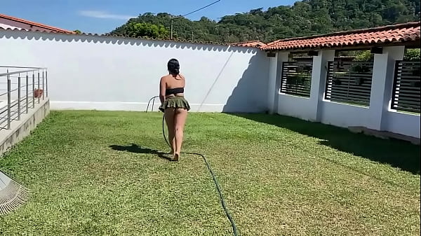 Image me follo a la jardinera y le doy con mi consolador hasta que se corra
