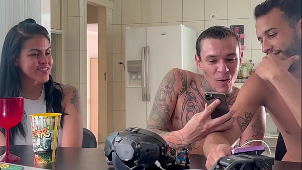 Image VR de cuckold Ktal e Naturista Fit e o CORNO