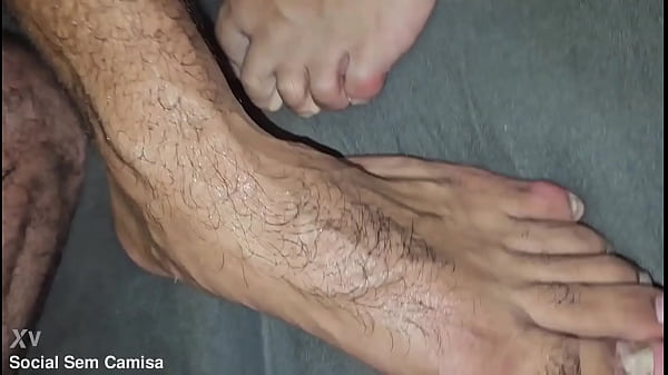 Image Sexo quente com o porteiro e seu amigo que vieram para conhecer o apartamento - FULL SHEER.COM