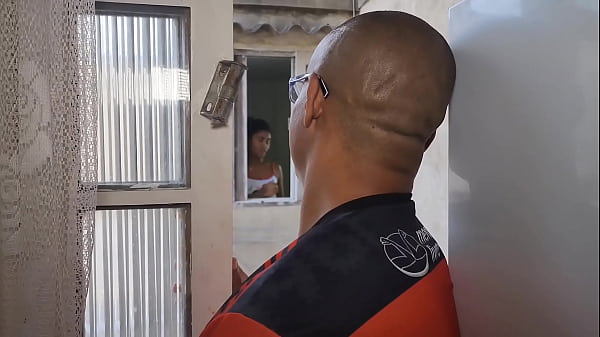 Image Minha vizinha fica excitada vendo v&iacute_deos porno e me chama para transar, E eu comi a minha vizinha gostosa safada