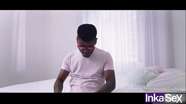 Image Ebony de Colombia s&uacute_per culona se folla a 2 mejores amigos gays