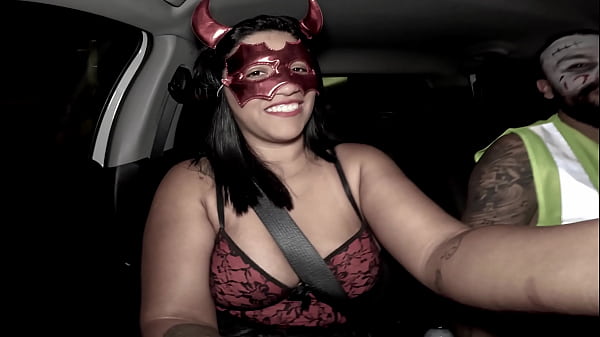 Image Ela voltou da festa de Halloween toda arrombadinha e gozadinha