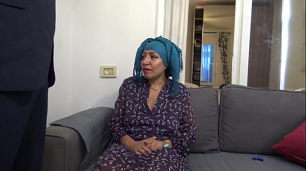 Image Kurdish muslim wife lets manager cum inside her pussy during job interview