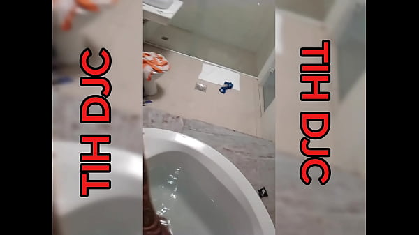 Image PAGUEI UMA ACOMPANHANTE BEM SAFADINHA E COMI SUA BUCETINHA DELICIOSA NA HIDROMASSAGEM NO MOTEL (COMPLETO RED)