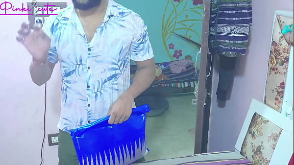 Image Hot Ravinadesi stepsister Naked in front of Saloon man, During Shaving hairy choot.