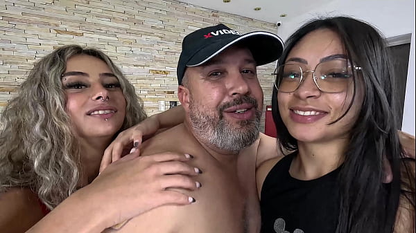 Image Morganita sendo filmada no banho e por tr&aacute_s das c&acirc_meras entre os intervalos na Mans&atilde_o do Ted