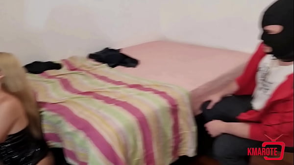 Image Loira safada deixou o escravo de voyer e deu gostoso a buceta apertada pro amante