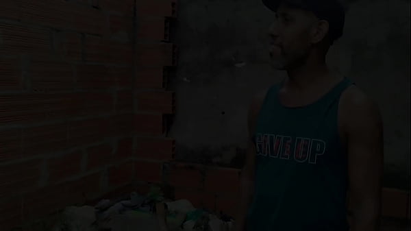 Image Sexo real en la calle con una VECINA culona Meto mi polla aqu&iacute_ mismo y me la follo en la calle, chica caliente y culona disfruta de una buena polla