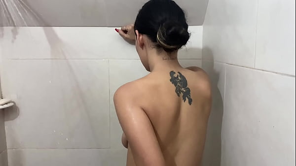 Image DIVINA CULONA SEDUCE AL MENSAJERO COMO PROPINA - PORNO EN ESPA&Ntilde_OL