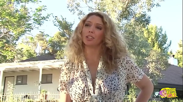 Image Mischiveous blonde Alessandra Noir takes the initiative and fucks her MILF Kiki Daire