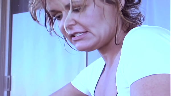 Image Lesbian video with Kelly Leigh and Lake Russell are MILFs who pass their tongues on their pussies