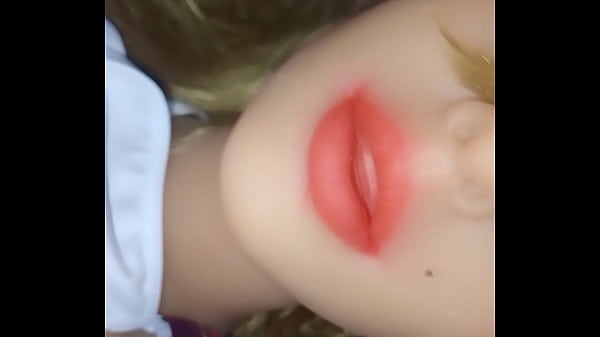 Image Comi&eacute_ndole el co&ntilde_o y el culo a una hermosa chica de co&ntilde_o rosado, est&aacute_ chica tiene sus dos agujeros demaciado apretados que rico pues