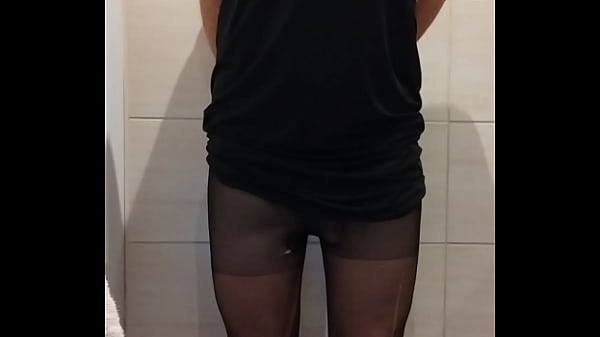 Image misr4 - Standing masturbation through pantyhose