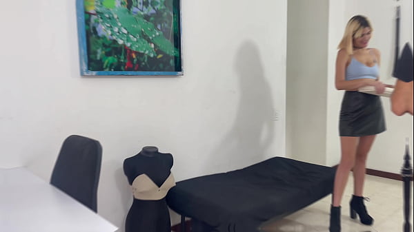 Image Sastre de Medell&iacute_n se folla a una caliente venezolana