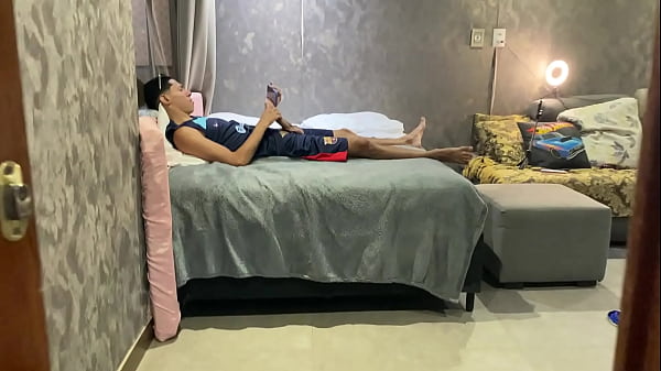Image Batendo uma enquanto o safado me espiona!