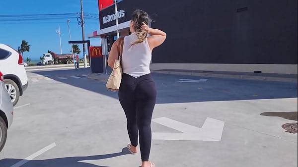 Image Me levou para comer um bigmac, mas ele queria comer minha big bunda !