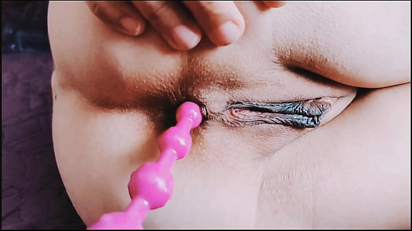 Image Behind the scenes, the milf is preparing her holes for filming