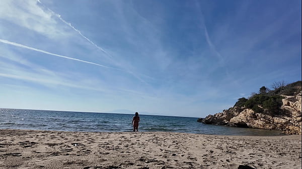 Image Curvy Stranger Nudist and Voyeur on the Beach. Funny Dildo! &quot_Bye bye!&quot_