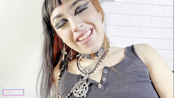 Image MINHA AMIGA G&Oacute_TICA SE MASTURBANDO NA COZINHA
