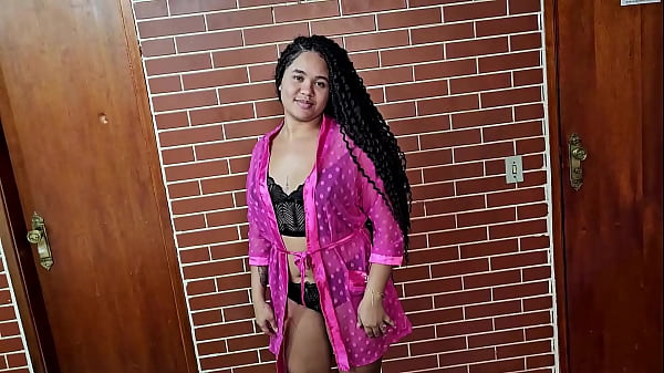 Image Primeira vez no porno da bahiana que acabou de fazer 18 aninhos fodendo com jr Doidera
