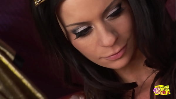 Image The beautiful pharaoh girl is satisfied by two phenomenal babes kissing her tits and cunt