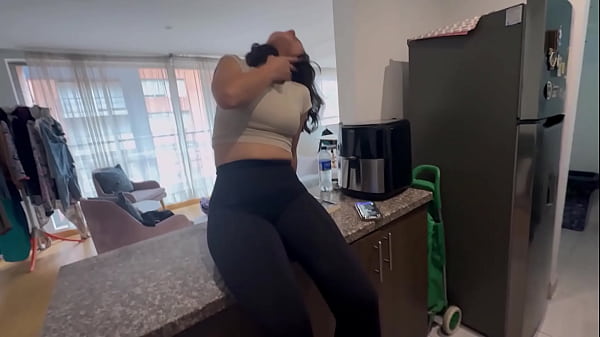 Image Me sent&iacute_ muy caliente y decid&iacute_ grabarme para verme logrando tener un squirt de lo saliente que me sent&iacute_a.