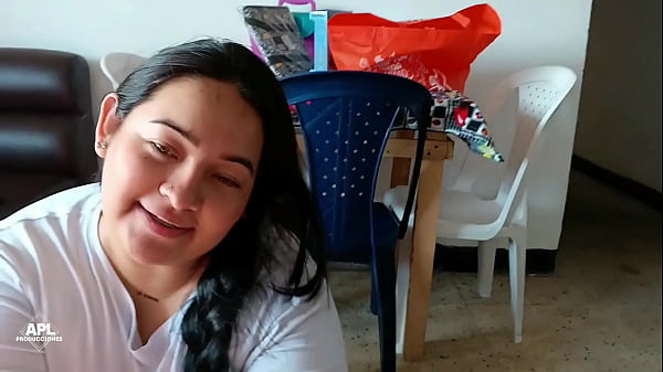 Image Buenos d&iacute_as hermanastro, quieres una mamada? aqu&iacute_ tengo mi vagina humeda y caliente para ti. PT1