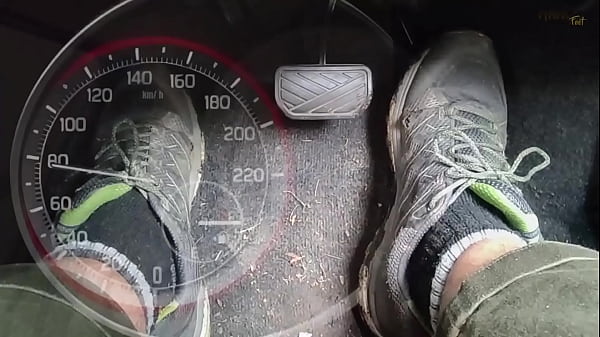 Image Downhill Rush &ndash_ Intense Pedal Pumping and Brake Failure Action!